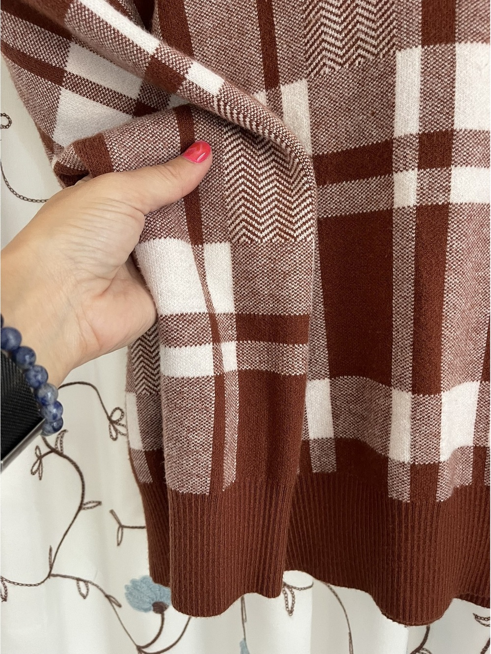 Christian Siriano | L | Brown Plaid V-Neck Sweater - Picture 4 of 6
